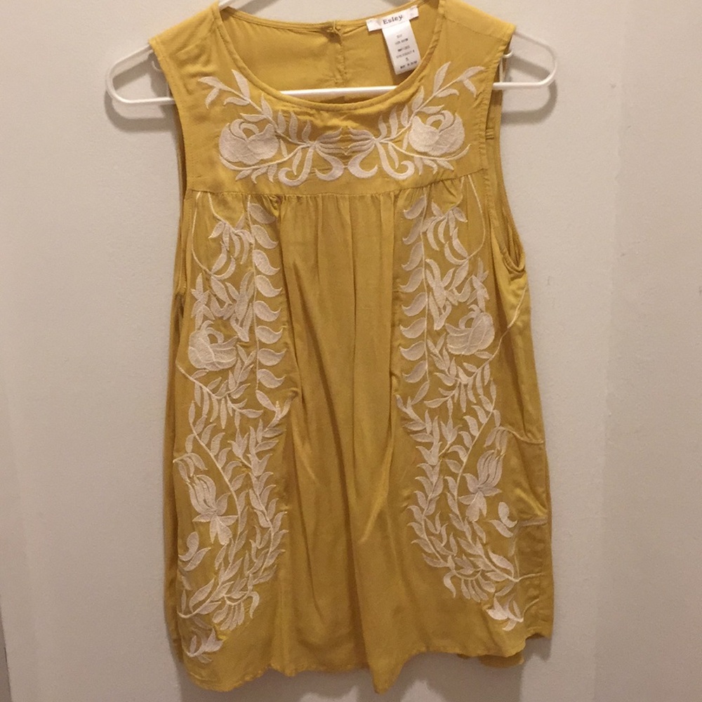 Pretty yellow top with embroidery